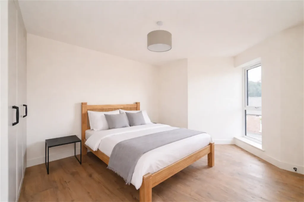 Apt 3, Little London Road bedroom