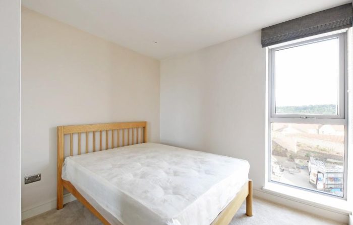 2 Dukes place, bedroom 1