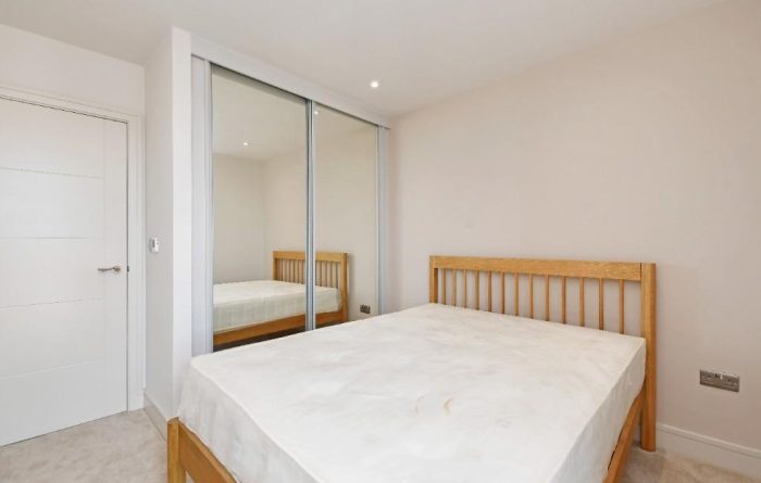 2 Dukes place, bedroom 2