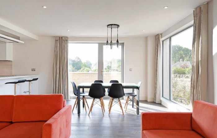 2 Dukes place, kitchen table