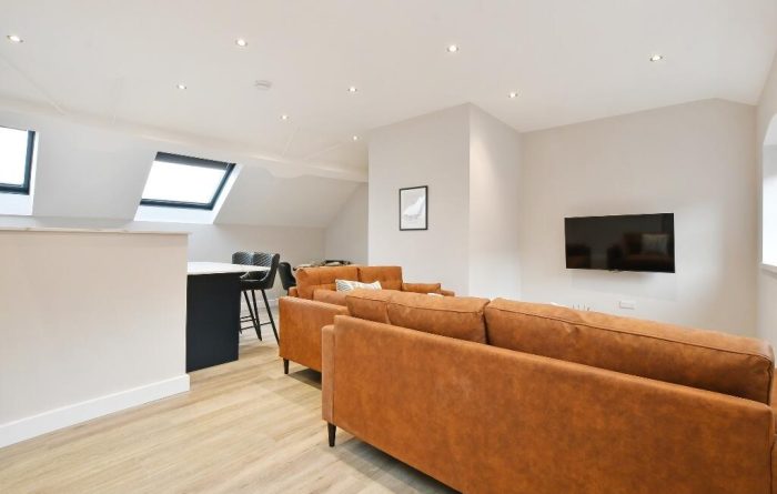 2 bed apt Hutton buildings living room