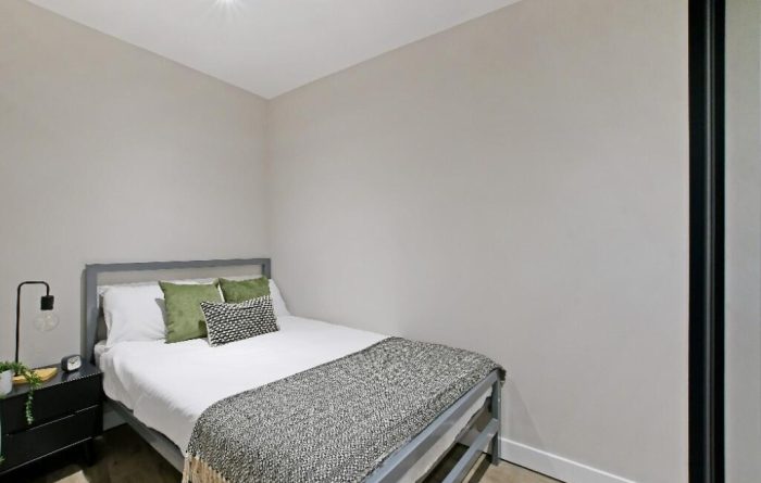 402, west one, bedroom