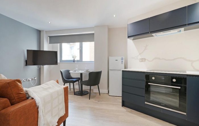 405, west one, kitchen