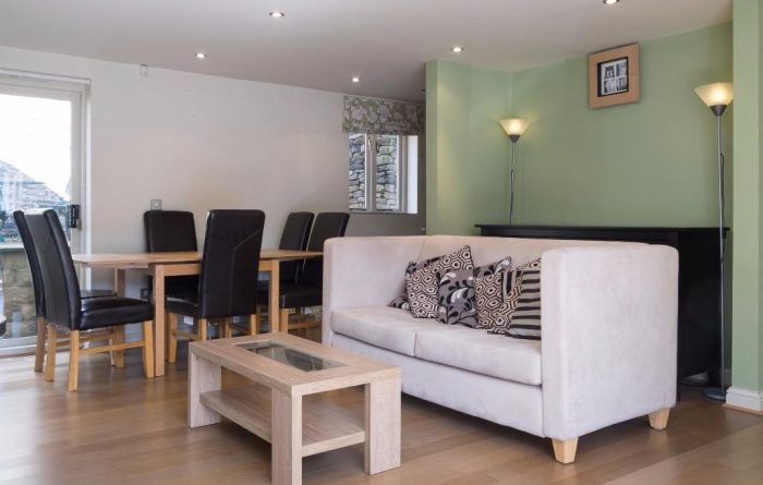 9 Totley Hall, lounge, ascent lettings