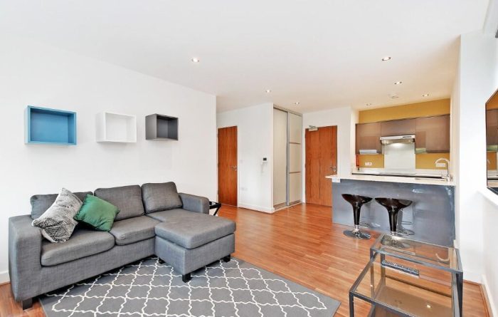 APT 6, Porterbrook, sofa