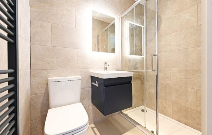 Apt 3, Little London Road, bathroom