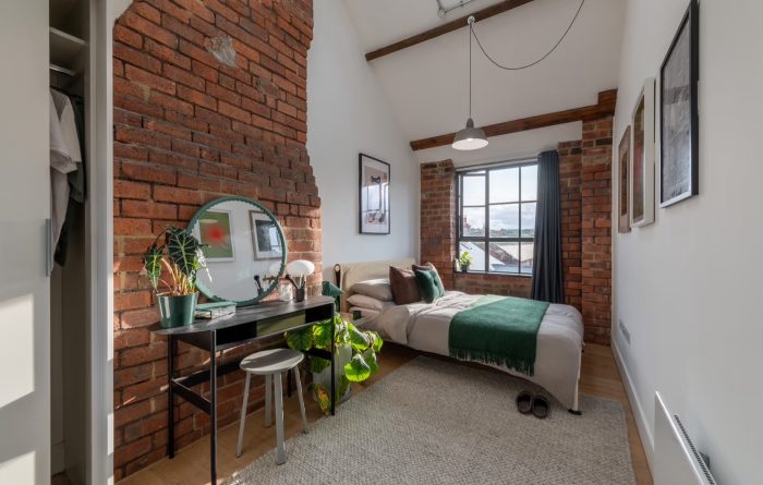 Eyewitness works, Sheff 3 bed