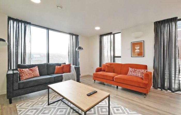 Sellers Wheel, Apt 2, living room