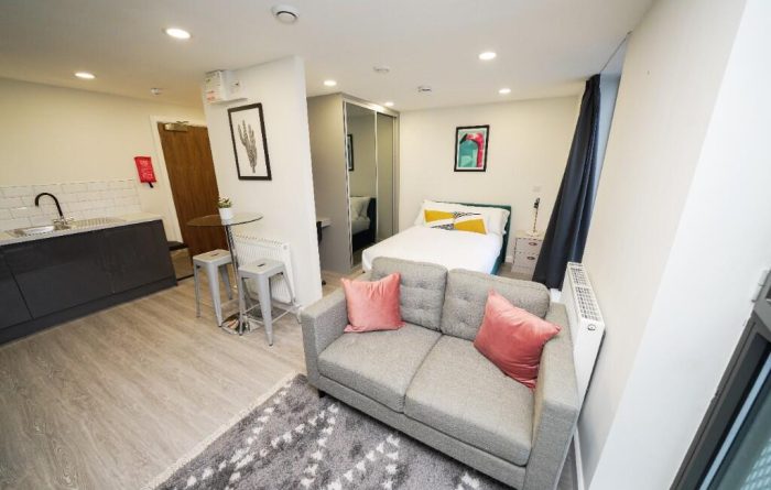 Sellers Wheel, Apt 3, living room