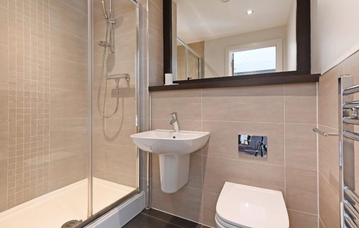 Studio 4, Porterbrook, bathroom