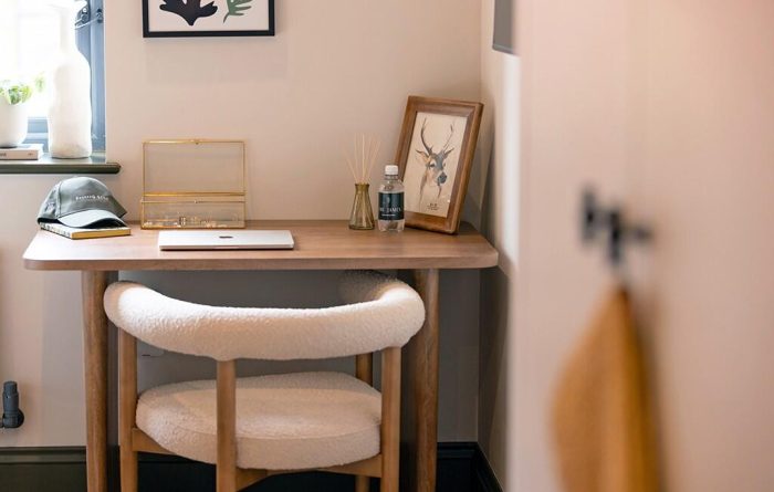 The James, Sheffield Desk