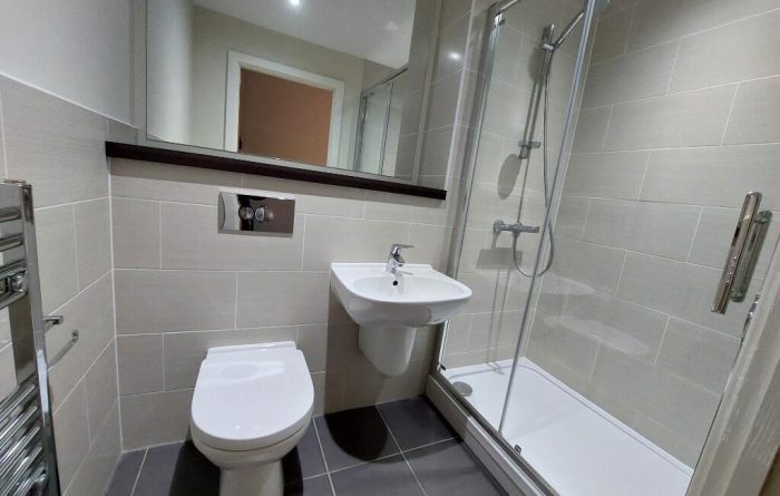 huttons buildings 1 bed apartment bathroom